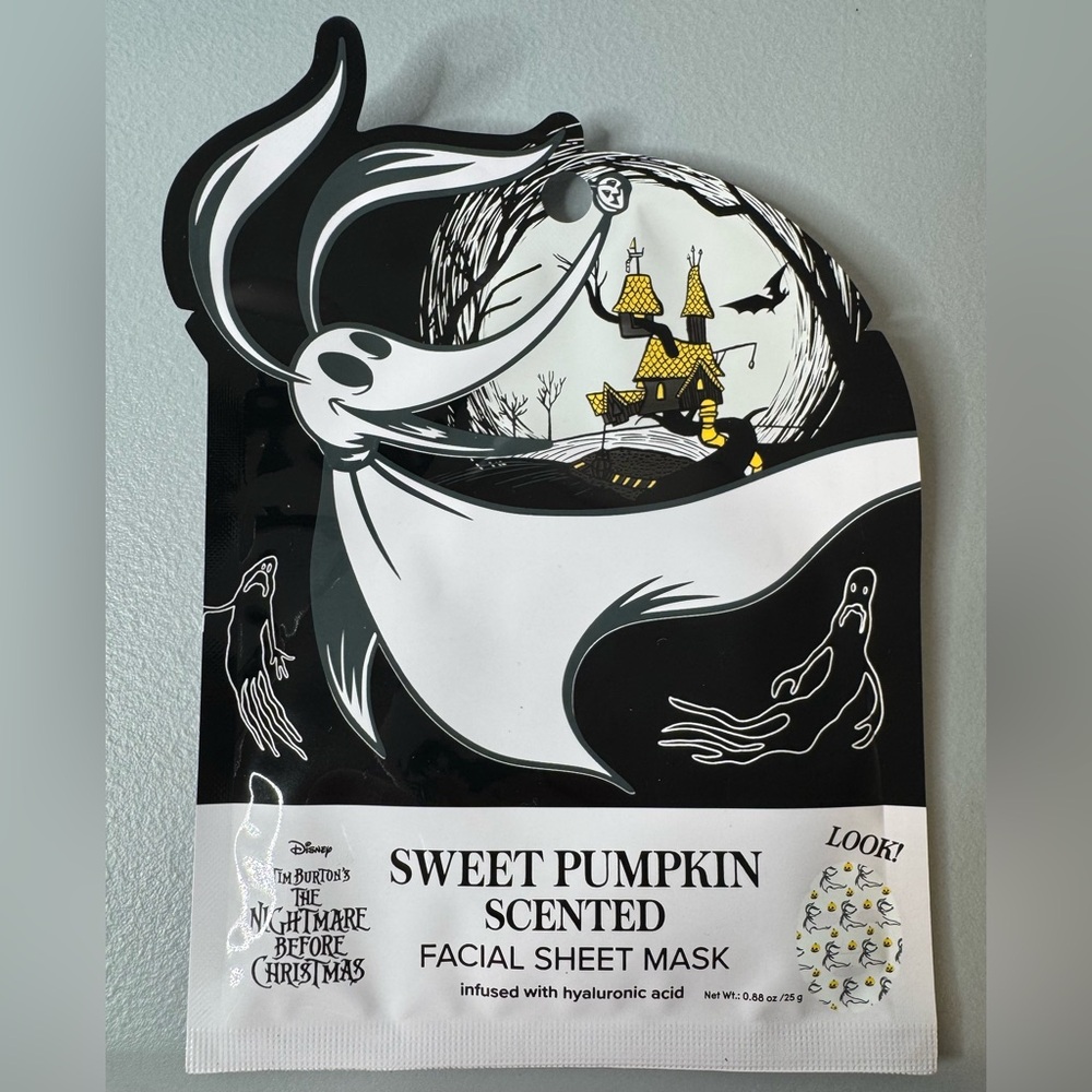 The Nightmare Before Christmas Sweet Pumpkin Scented Facial Sheet Mask zero